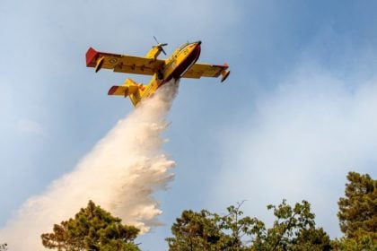 ΕΚΤΑΚΤΟ - Φωτιά στο Άλσος Αχαΐας - Επιχειρούν και εναέρια μέσα - Μήνυμα 112 από την Πολιτική Προστασία - ΦΩΤΟ