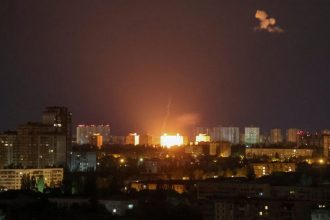 Πατέρας και κόρη νεκροί στο Κίεβο από ρωσική αεροπορική επιδρομή