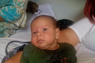 Τήλος: Συγκίνηση για τον 50 ημερών Ιωνά - Ο αποχαιρετισμός της δημάρχου στον μικρό ήρωα