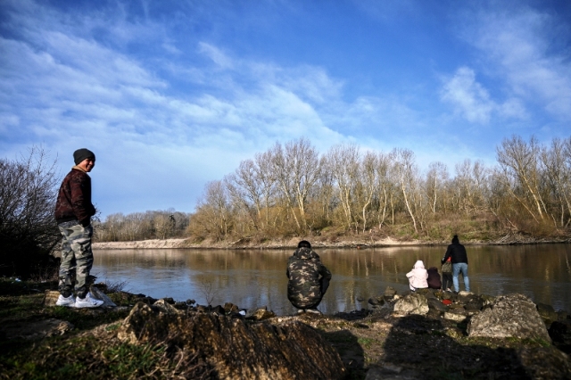 Συλλήψεις τριών αλλοδαπών για τη μεταφορά 67 μη νόμιμων μεταναστών στην Ελλάδα
