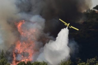 Φωτιά στην Αττική: Οκτώ ασθενείς με αναπνευστικά προβλήματα σε νοσοκομεία