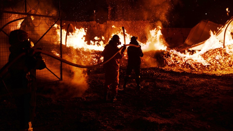 Φωτιά στην Αττική: Δίχως ενιαίο ενεργό μέτωπο, άλλα με πολλές διάσπαρτες εστίες σε Πεντέλη και λίμνη Μαραθώνα - Βελτιωμένη η εικόνα!