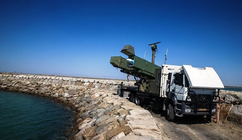 Οι Φρουροί της Επανάστασης πρόσθεσαν νέους πυραύλους Κρουζ στο Ναυτικό τους, ενώ αναμένεται το χτύπημα στο Ισραήλ