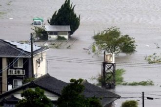 Ιαπωνία: Χάος από τους τυφώνες, πάνω από 4 εκατ. άνθρωποι καλούνται να εκκενώσουν