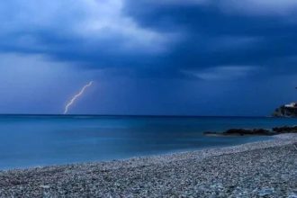 Καιρός: Η «ψυχρή λίμνη» φέρνει τριήμερο με καταιγίδες και πτώση της θερμοκρασίας - Αυξημένος κίνδυνος πλημμυρών