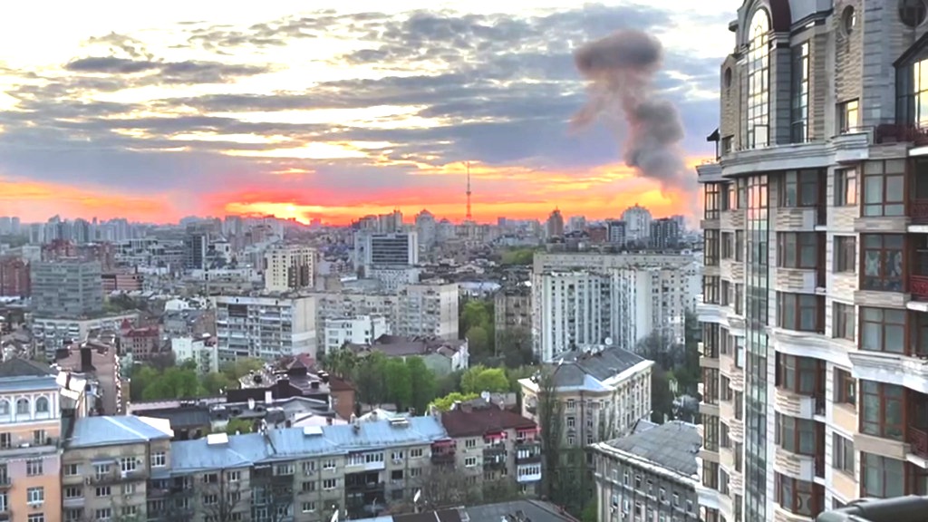 Ουκρανία: Αναχαιτίστηκε επίθεση με ρωσικούς βαλλιστικούς πυραύλους εναντίον του Κιέβου