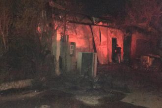 Θρήνος για τη γυναίκα που βρέθηκε απανθρακωμένη σε βιοτεχνία