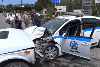 Τροχαίο με εγκατάλειψη δύο τραυματισμένων αστυνομικών μετά από σύγκρουση αυτοκινήτου με περιπολικό