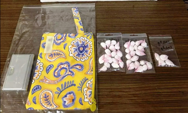 Συνελήφθη δικηγόρος στα Σεπόλια για ναρκωτικά, είχε κρυμμένα στο αυτοκίνητό της 40 φακελάκια κοκαΐνη