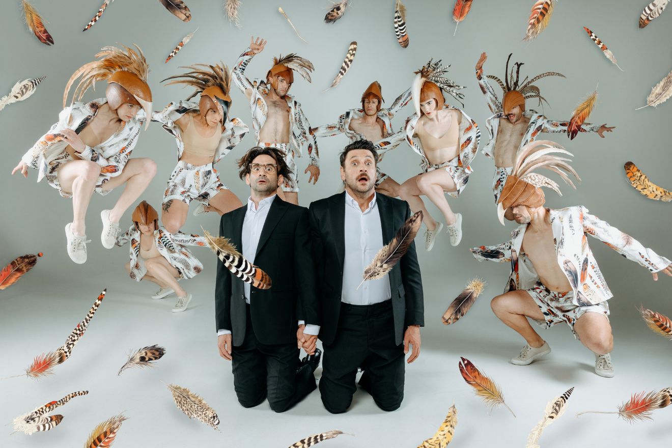 Οδυσσέας Παπασπηλιόπουλος και Γιώργος Χρυσοστόμου έρχονται με τις “Όρνιθες” σε Πάτρα-Αίγιο