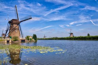 Ολλανδία: Ο δήμος της Χάγης απειλεί με έξωση τον πρωθυπουργό