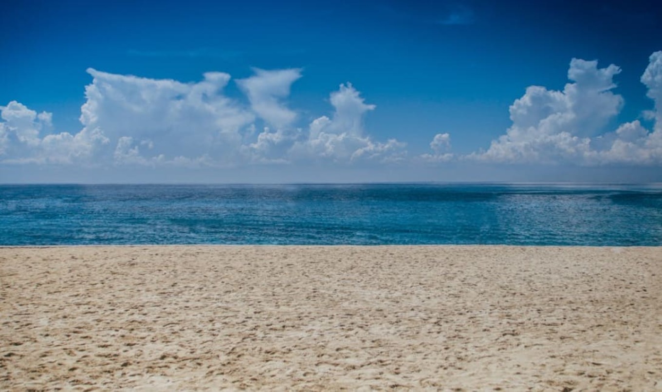 Μύκονος: 18χρονη τουρίστρια κατήγγειλε ότι τη βίασε Ιταλός σε παραλία του νησιού