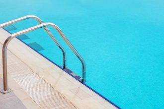 Ανακλήθηκαν οι άδειες για τις πισίνες της κατασκήνωσης που πνίγηκε η 8χρονη