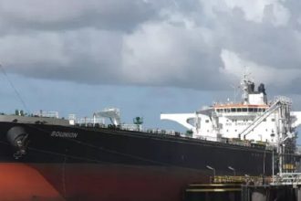 Οι Χούθι έπληξαν το ελληνόκτητο πλοίο «Σούνιον» ανοιχτά της Υεμένης