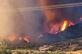 Ρέθυμνο: Σε πλήρη εξέλιξη τα πύρινα μέτωπα - Οι πυροσβεστικές δυνάμεις ενισχύονται και από την Αθήνα
