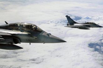 Σύγκρουση δύο γαλλικών Rafale ανατολικά του Παρισιού - Σώος ένας πιλότος, αναζητούνται δύο ακόμη