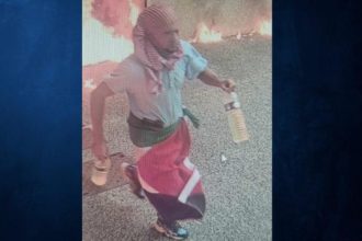 Έκρηξη σε συναγωγή στη Γαλλία: Κουκουλοφόρος και τυλιγμένος με σημαία της Παλαιστίνης ο ύποπτος