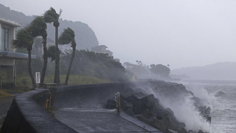 Ιαπωνία: Ο ισχυρός τυφώνας Σανσάν πλήττει τη νήσο Κιούσου
