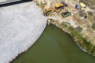 Τα 4 μέτρα στήριξης στις επιχειρήσεις που έχουν επηρεαστεί από τα νεκρά ψάρια στον Βόλο