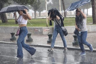 Καιρός: Από αύριο Φθινόπωρο με βροχές, καταιγίδες, χαλάζι και κεραυνούς – Έντονα φαινόμενα στην Πελοπόννησο