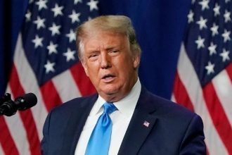 Επίθεση Τραμπ σε Χάρις για την «καταστροφική» αποχώρηση των αμερικανικών ενόπλων δυνάμεων από το Αφγανιστάν