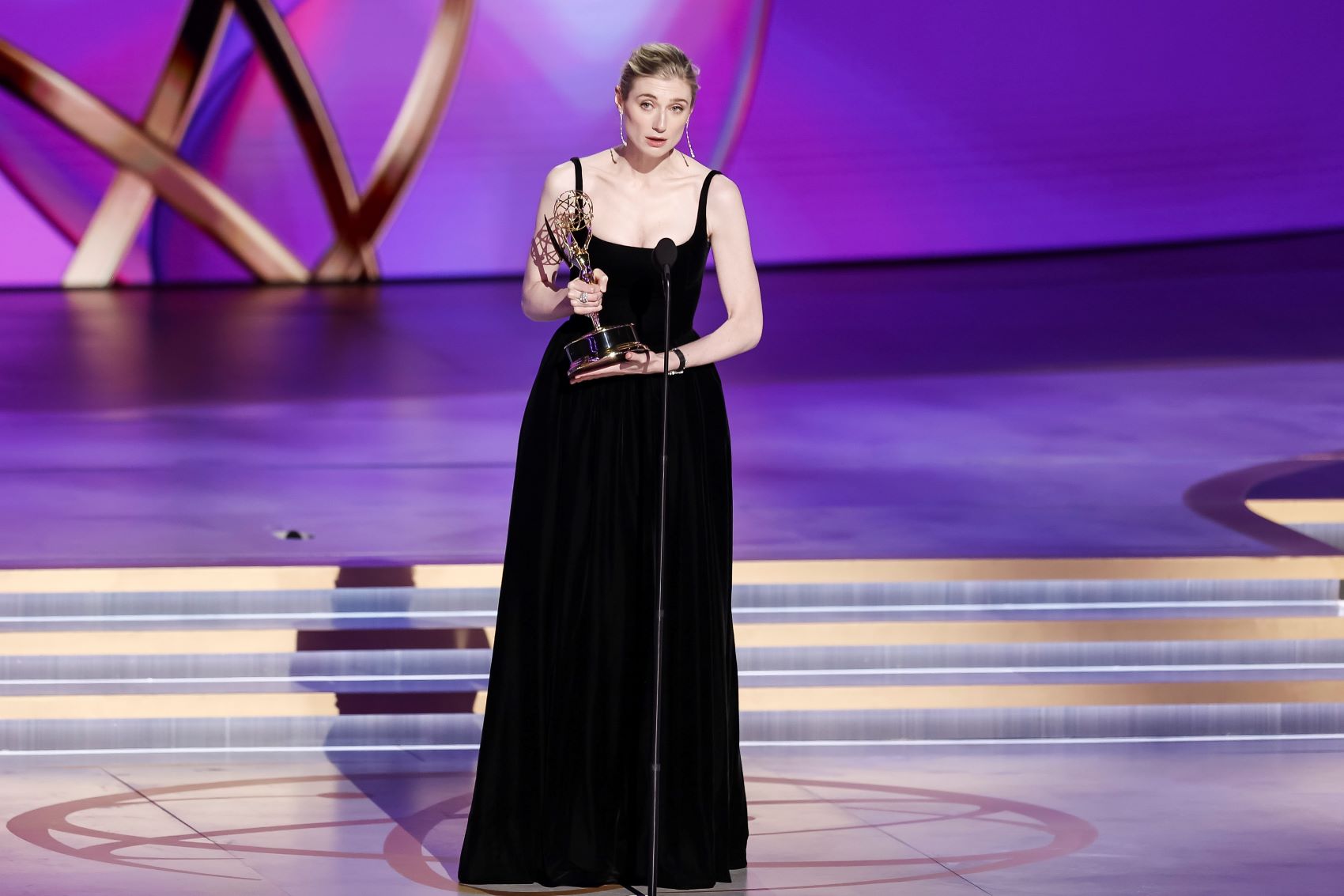 Ελίζαμπεθ Ντεμπίκι: «Ήταν δώρο» να υποδυθώ την πριγκίπισσα Νταϊάνα στο «The Crown»