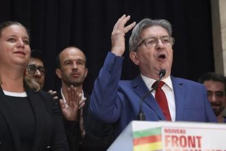 Η Αριστερά σε θέση μάχης στη Γαλλία, κατά της «κυβέρνησης Μακρόν – Λεπέν»