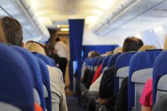 Δανία: Ποντίκι προκάλεσε αναγκαστική προσγείωση αεροπλάνου - Πετάχτηκε από το γεύμα επιβάτη