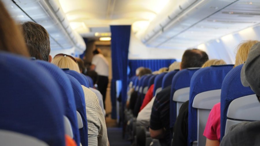 Δανία: Ποντίκι προκάλεσε αναγκαστική προσγείωση αεροπλάνου - Πετάχτηκε από το γεύμα επιβάτη