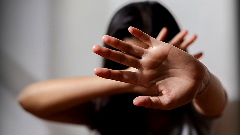 Στον ανακριτή ο άντρας, που ξυλοκόπησε τη 40χρονη πρώην σύζυγό του