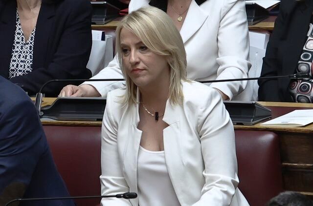Η Ρένα Δούρου θα είναι υποψήφια για την προεδρία του ΣΥΡΙΖΑ