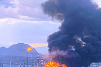 Φωτιά στις εγκαταστάσεις της Motor Oil στους Αγίους Θεοδώρους - Μήνυμα του 112, διακοπή κυκλοφορίας