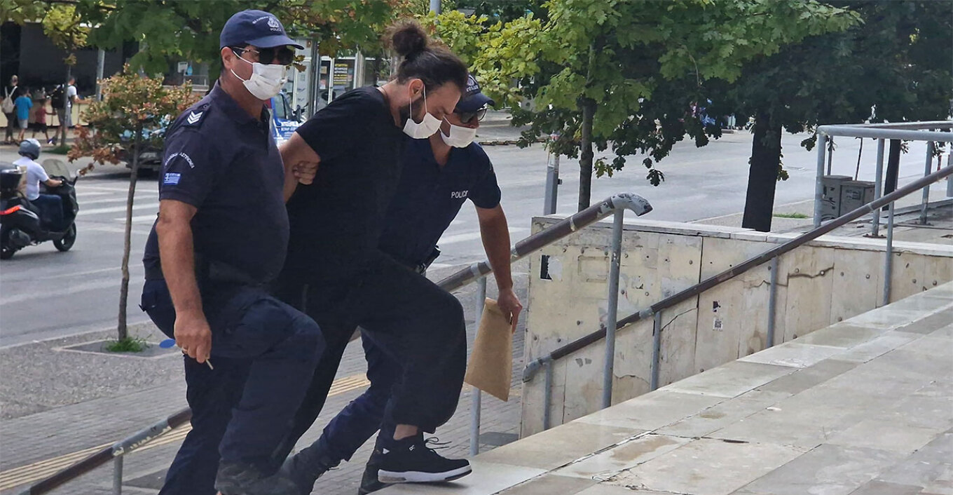 Στη φυλακή ο 46χρονος που παρέσυρε σύσσωμη την οικογένεια μεθυσμένος, στη Θεσσαλονίκη - Τι υποστήριξε