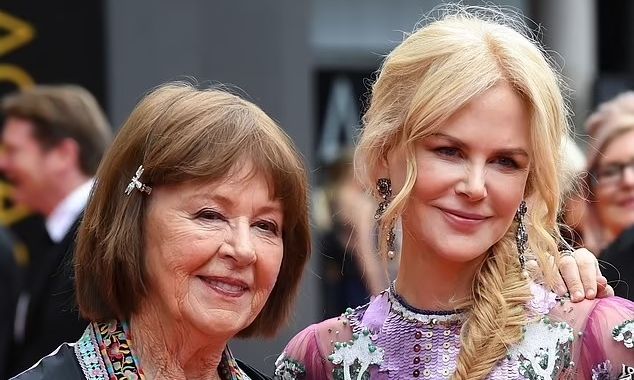 Νικόλ Κίντμαν: Έχασε την μητέρα της λίγο πριν λάβει το βραβείο της στο Φεστιβάλ της Βενετίας