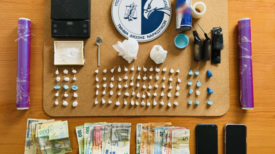 Καλαμάτα: 23χρονος πουλούσε κοκαΐνη και κάνναβη στο κατάστημά του! Και 18χρονη στο κύκλωμα