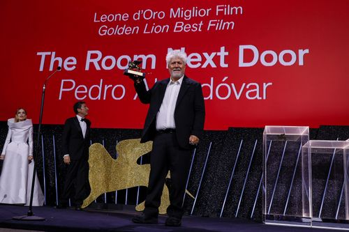 Φεστιβάλ Βενετίας: Χρυσός Λέοντας για τον Πέδρο Αλμοδόβαρ - Στη Νικόλ Κίντμαν το βραβείο καλύτερης Γυναικείας Ερμηνείας