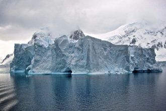 Σκληρή αλήθεια στην Ανταρκτική: Στα πρόθυρα τήξης ρεκόρ ο θαλάσσιος πάγος