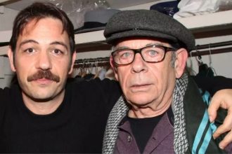 Ο Αλέξανδρος Λογοθέτης για τον πατέρα του Ηλία Λογοθέτη: «Τον ανακάλυψα στην κηδεία του»