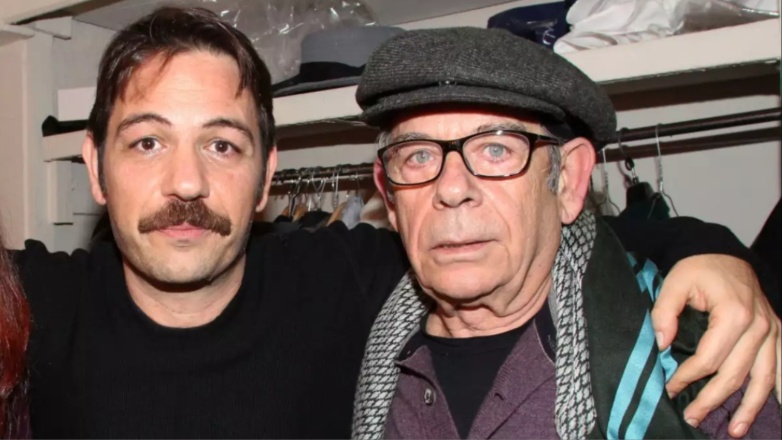 Ο Αλέξανδρος Λογοθέτης για τον πατέρα του Ηλία Λογοθέτη: «Τον ανακάλυψα στην κηδεία του»