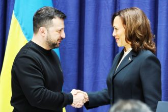 ΗΠΑ: Η Κάμαλα Χάρις σχεδιάζει να συναντηθεί με τον πρόεδρο της Ουκρανίας Ζελένσκι την επόμενη εβδομάδα