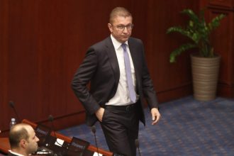 Ο Μίτσκοσκι συνεχίζει τις προκλήσεις: Επαναλαμβάνει ότι θα αποκαλεί τη χώρα του «Μακεδονία»