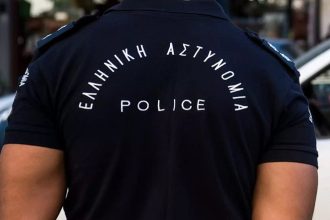 Χειροπέδες σε υπαστυνόμο στη Θεσσαλονίκη