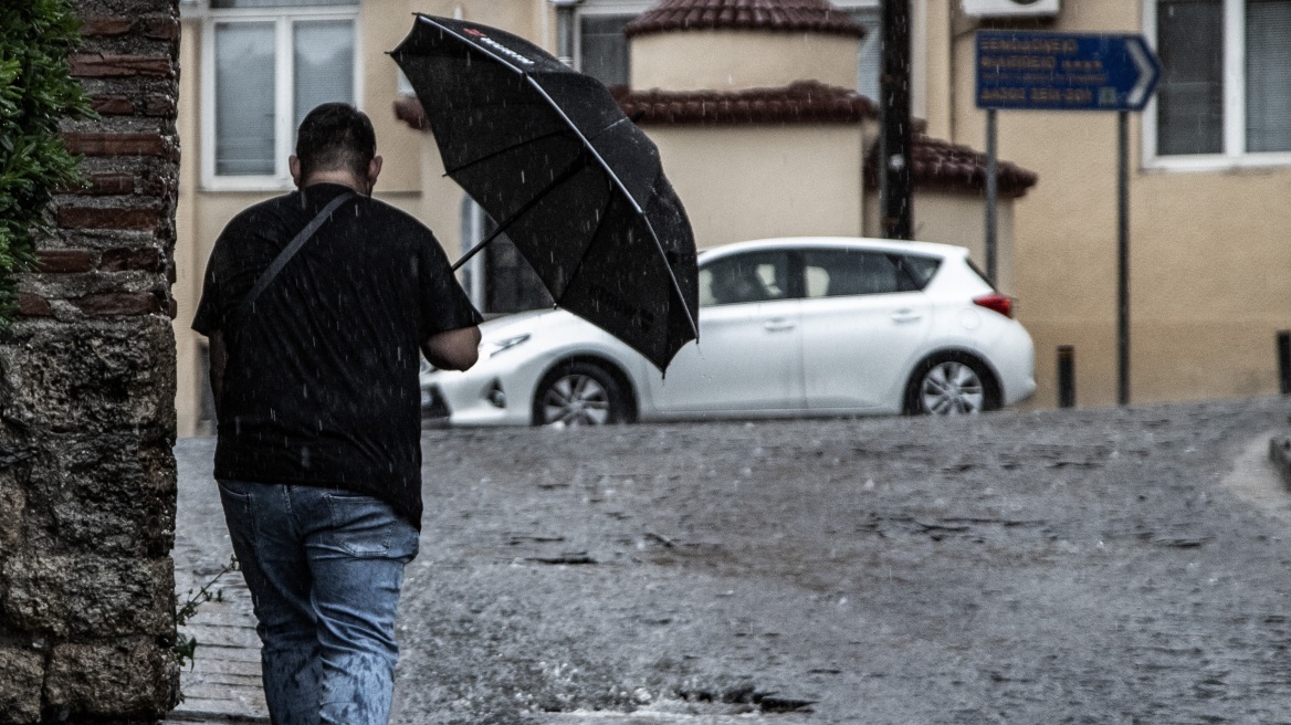 Κακοκαιρία Atena: Νέο έκτακτο δελτίο επικίνδυνων καιρικών φαινομένων - Πού θα χτυπήσει τις επόμενες ώρες