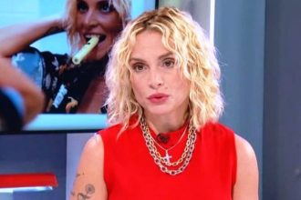 Ελεωνόρα Ζουγανέλη: Νιώθω πάντα πολύ μεγάλη ταραχή όταν βρίσκομαι στη σκηνή