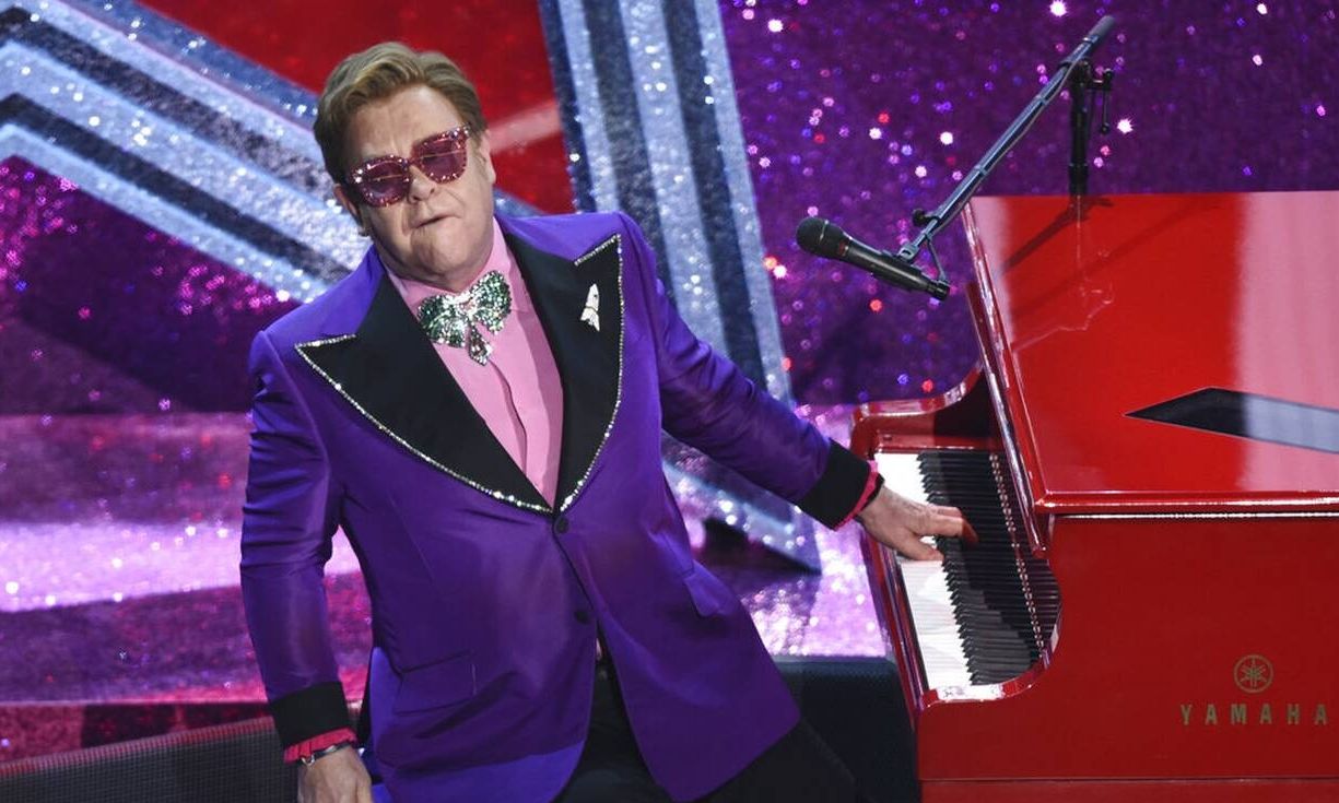 Έλτον Τζον: Αποκάλυψε οτι έχει «περιορισμένη όραση» στο ένα μάτι - Τα προβλήματα υγείας του
