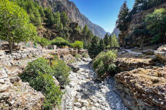 Νεκρή γυναίκα από πτώση βράχου στο φαράγγι της Σαμαριάς - Εγκλωβίστηκαν δεκάδες επισκέπτες - ΝΕΟΤΕΡΑ (ΒΙΝΤΕΟ)
