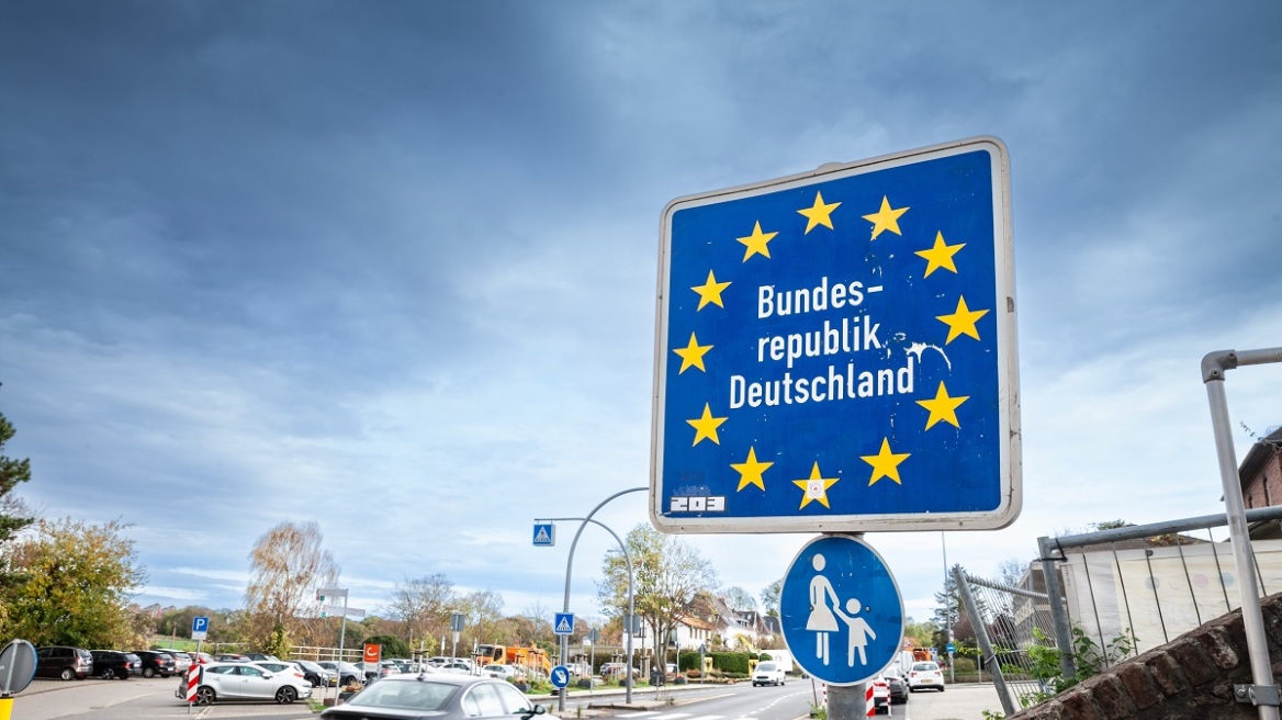 Πολωνία: «Μη φιλική» η απόφαση της Γερμανίας για το μεταναστευτικό, λέει η Βαρσοβία