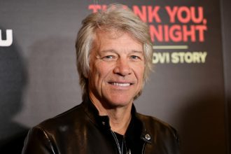 Ο Jon Bon Jovi απέτρεψε γυναίκα που ήθελε να πέσει από γέφυρα