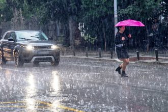 Έκτακτο δελτίο επιδείνωσης καιρού: Πτώση θερμοκρασίας, καταιγίδες και ισχυροί άνεμοι Κυριακή και Δευτέρα