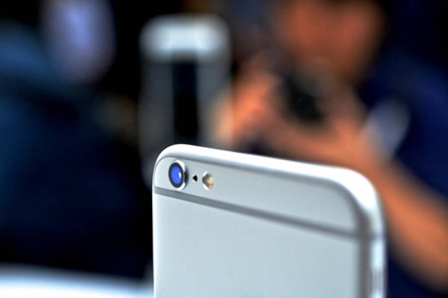 Καμπανάκι από Μητσοτάκη για τα smartphones στα σχολεία: Τα παιδιά κινδυνεύουν από τον απόλυτο εθισμό